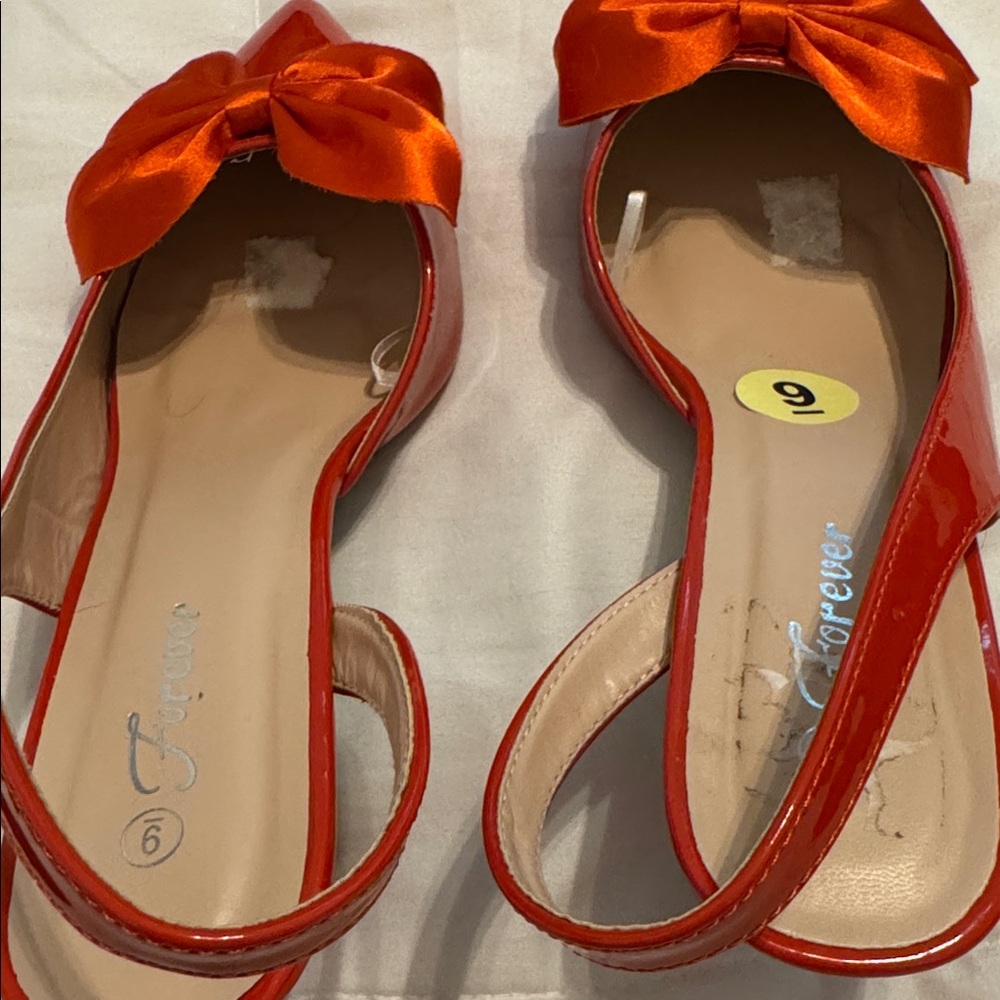 Gorgeous kitten heel red orange with satin bow sling backs! NWOT - Picture 3 of 4